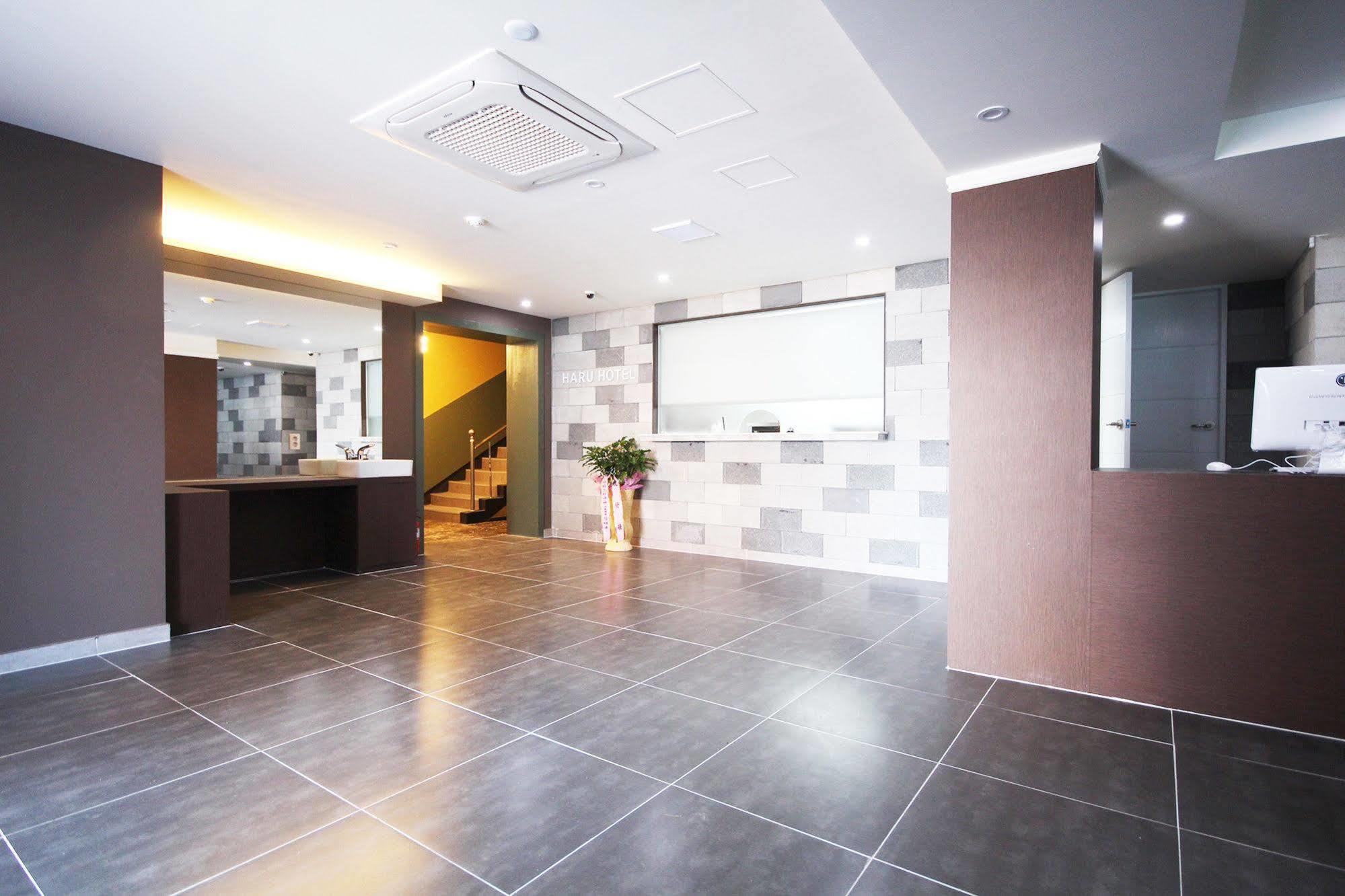 Haru Hotel Gimhae Екстериор снимка