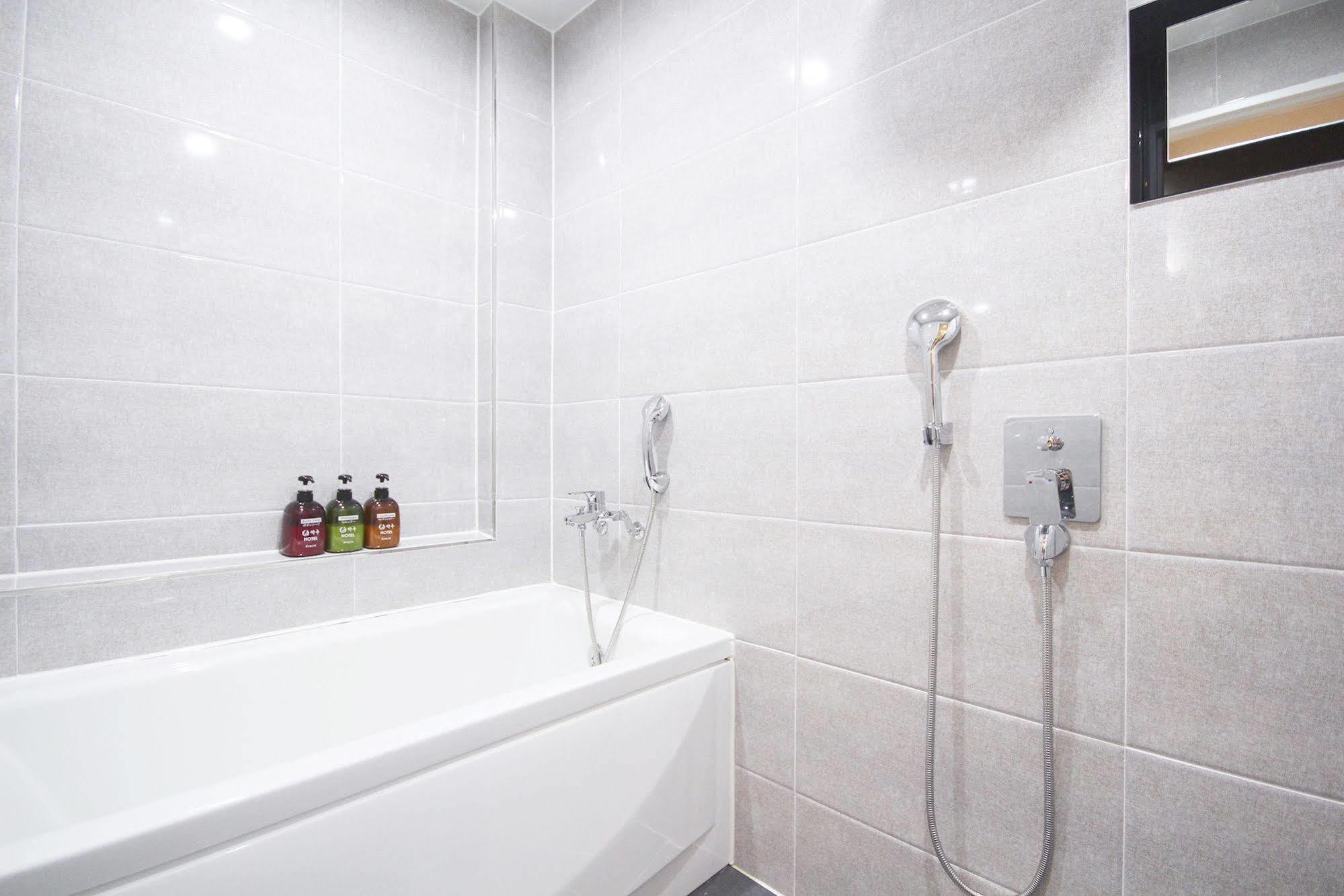 Haru Hotel Gimhae Екстериор снимка