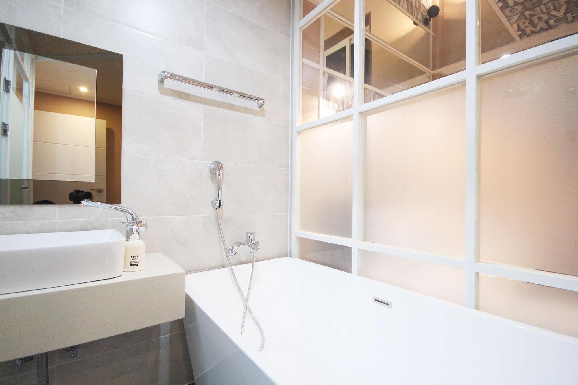 Haru Hotel Gimhae Екстериор снимка