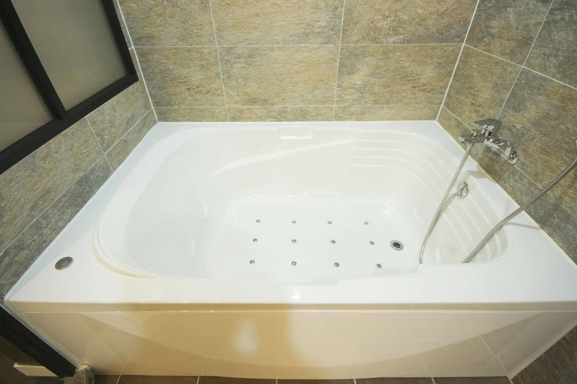 Haru Hotel Gimhae Екстериор снимка