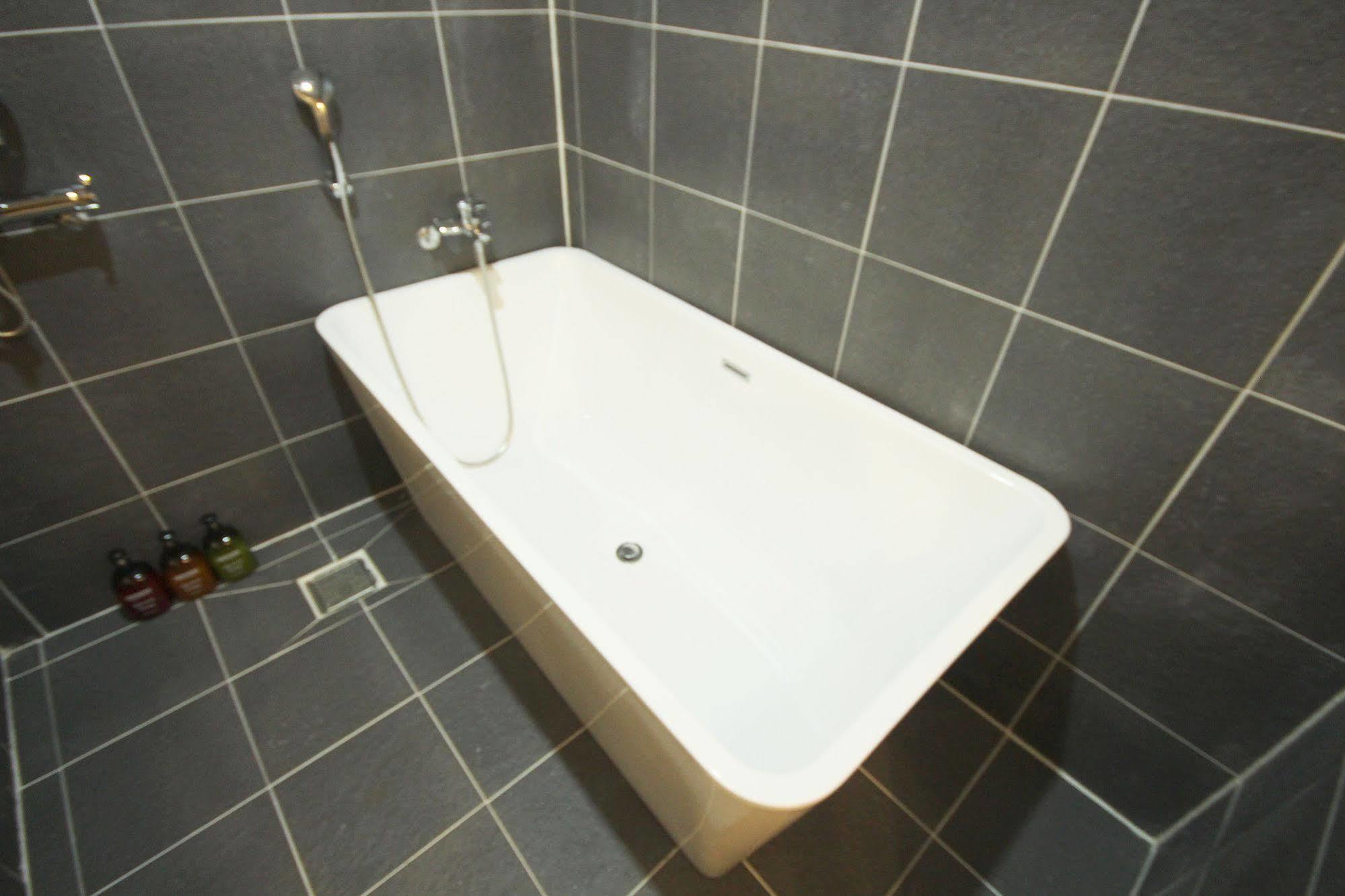 Haru Hotel Gimhae Екстериор снимка